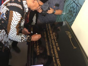 KIBARKAN SEMANGAT BERKEMAJUAN