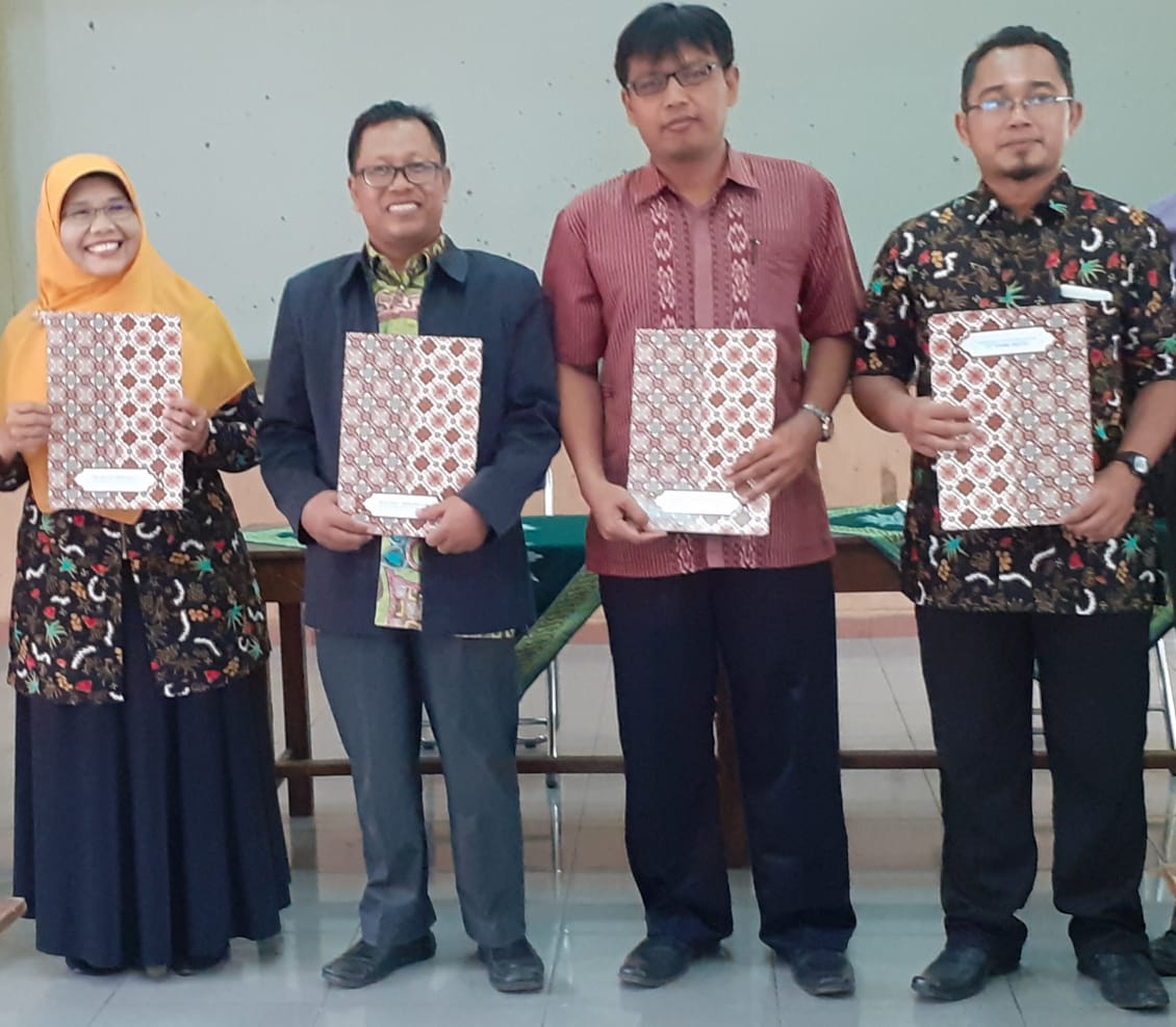 PENYERAHAN TUGAS WAKIL KEPALA SEKOLAH SMA MUHAMMADIYAH 1 PURWOKERTO