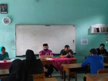 Penyerahan mahasiwa/mahasisiwa Magang 3